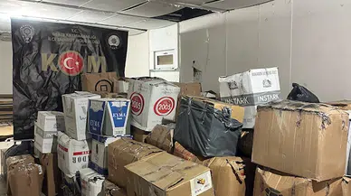 Darıca'da binlerce kaçak makaron ve 480 kilogram kıyılmış tütün ele geçirildi