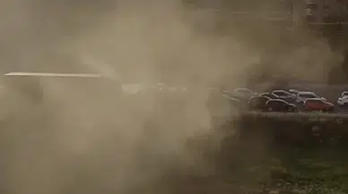 Düğün konvoyundakiler lastik yakıp havaya ateş açtı; o anlar kamerada 