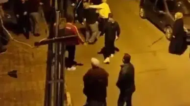 İstanbul - Bağcılar'da iki aile üyelerinin kemerli sopalı kavgası kamerada
