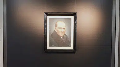 Bakan Tekin 'Orijinal Atatürk Portresi Sergisi'nin açılışına katılıp, 'Cumhuriyet'e Doğru' isimli tiyatro oyununu izledi/ Ek fotoğraflar