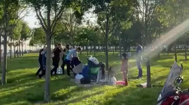 İstanbul- Zeytinburnu’nda keserle zabıtaya saldıran seyyar satıcıya tekme tokat dayak kamerada
