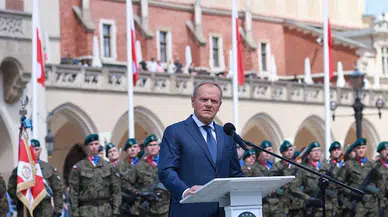 Polonya Başbakanı Tusk: Sınırımızı güçlendirmek için 2,3 milyar euro ayırdık 