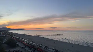 Samsun'da 1919 metrelik Türk bayrağıyla yürüyüş yapıldı 