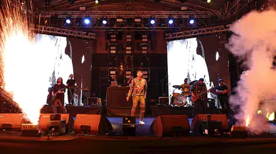 Bursa'da '19 Mayıs' coşkusunda 'Ceza' konseri