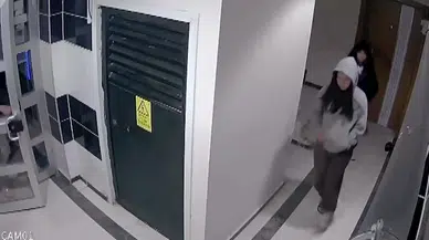 Apartmandan ayakkabı hırsızlığı kamerada 