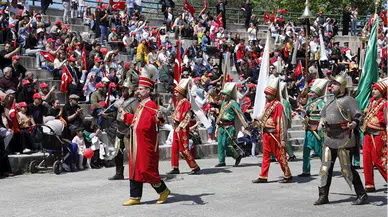 Cumhurbaşkanlığı Muhafız Alayı ve MSB Mehteran Birliği Samsun'da gösteri sundu