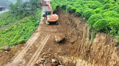 Güneysu Belediyesi mahallelerdeki çalışmalarını aralıksız sürdürüyor