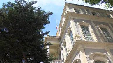 İstanbul - İran İstanbul Başkonsolosluğu'nda bayraklar yarıya indi