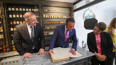 CHP Genel Başkanı Özel, Samsun Eczacı Odasını ziyaret etti