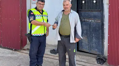 Jandarmanın, yolda savrulmuş halde bulduğu para sahibine teslim edildi