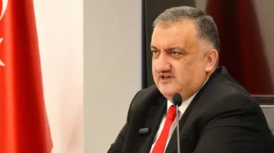 İlk defa Rize'de çay üreticisi iktidar partisinin il başkanlığı önüne gelip çaylarını döktü