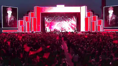 Ankara'da '19 Mayıs' coşkusu; Mor ve Ötesi konser verdi