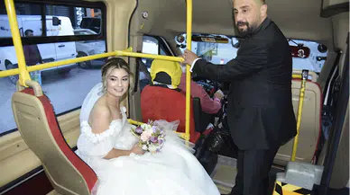 Artvin'de gelin ve damat düğünlerine toplu taşıma aracıyla gitti