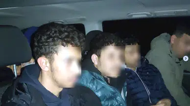  Kırklareli'nde kapanla durdurulan araçta 16 kaçak göçmen yakalandı