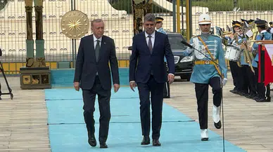 Cumhurbaşkanı Erdoğan, Romanya Başbakanı Ciolacu'yu resmi törenle karşıladı