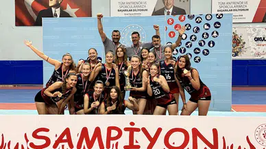 Yıldız kızlar voleybolda Türkiye üçüncüsü