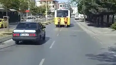 İstanbul - Pendik'te patenli gençlerin tehlikeli yolculuğu