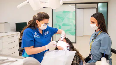 Uzmanı bilinçsiz diş beyazlatma işlemine karşı uyardı