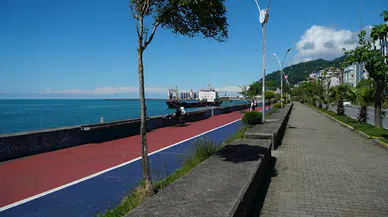 Karaya oturan geminin kurtarılması yılan hikayesine döndü