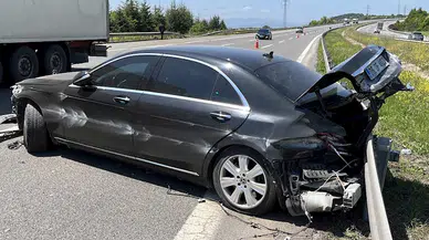 Bakan Tekin'in makam aracı kazaya karıştı