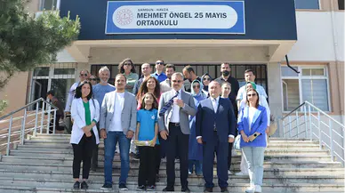 Bursluluk sınavında Türkiye birincileri arasına giren öğrenci ödüllendirildi