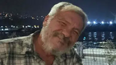 Urla'da, evde çıkan yangında dumandan etkilenerek öldü