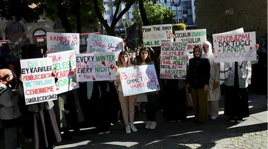 Trabzon'da Filistin'e destek için yürüyüş ve oturma eylemi yapıldı