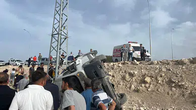 Kütahya'da yolcu minibüsü şarampole devrildi: 13 yaralı