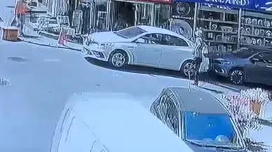 İstanbul - Güngören'de otomobilden hırsızlık kamerada