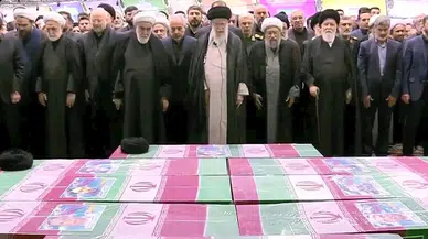 Reisi’nin Tahran’daki cenaze töreninde yoğun kalabalık