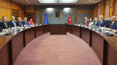 Bakan Bolat: AB Komisyonu, üye ülkelere elçilik ve konsolosluklarında kapasite artışı tavsiyesinde bulunmuş