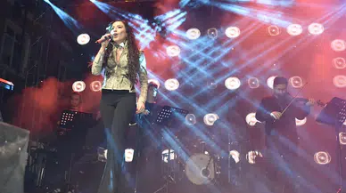 Mansur Yavaş: Atatürk Cumhuriyet'i sizlere emanet etti gençler, biz de sonuna kadar yanınızdayız