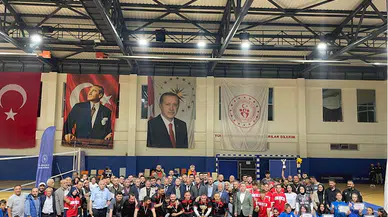 Salıpazarı'nda düzenlenen Gençlik Haftası Voleybol Turnuvası sona erdi