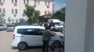 Kamçı oyunu oynarken odunlu ve silahlı saldırıda yaralandı