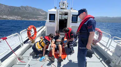 Gemide rahatsızlanan aşçı, Sahil Güvenlik tarafından hastaneye sevk edildi