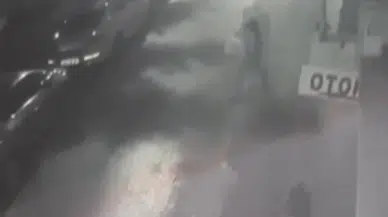 İstanbul- Fatih'te evcil hayvan taşıma çantasıyla kadın kuaförüne saldırı kamerada