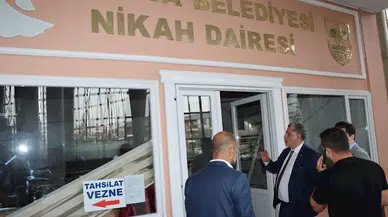 Yalova'da nikah dairesinin tavanı çöktü: 4 yaralı