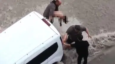 Ankara'da kuvvetli sağanak; yollar göle döndü, araçlar arızalandı/ Ek fotoğraflar