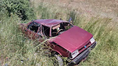 Edirne'de otomobil su kanalına girip, takla attı: 2 yaralı 