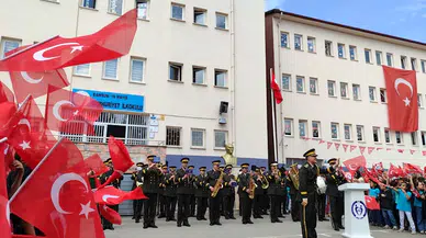 Sahra Sıhhiye Okulu Bando Takımı 19 Mayıs ilçesinde konser verdi