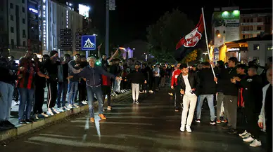 TFF 2. Lig play-off maçının ardından kente dönen Kastamonuspor'u taraftarlar karşıladı