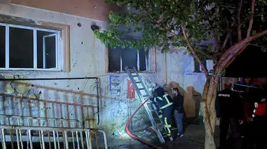 Dini nikahlı eşiyle tartışıp evi ateşe veren kişi, alevlerin arasında kalıp ağır yaralandı