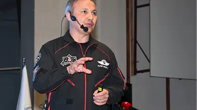 Türkiye'nin ilk astronotu Gezeravcı, Trabzon'da gençlerle buluştu: