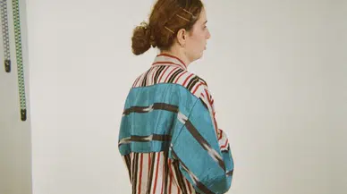 Moda tasarımcısı Zeynep Ağırbaş, Antakyalı kadınlarla hazırladığı yeni koleksiyonu ‘Sev Kardeşim’i tanıttı