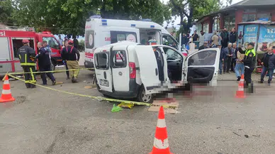 TIR'ın savrulan dorsesine, karşı yönden gelen hafif ticari araç çarptı: 3 ölü, 4 yaralı