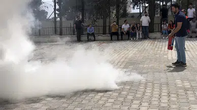 Derik'te kurum amirlerine yangın söndürme eğitimi verildi