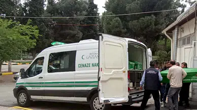 İş makinesiyle duvar arasında sıkışıp öldü