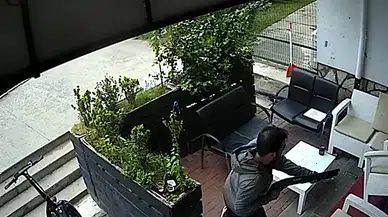 Eski sevgilinin pompalı tüfekle 2 kişiyi yaraladığı olaya ilişkin görüntüler ortaya çıktı