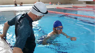 Amasya'da otizmli çocuklar yüzme etkinliği düzenlendi
