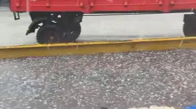 Ceyhan'da dolu, tarım arazilerini vurdu